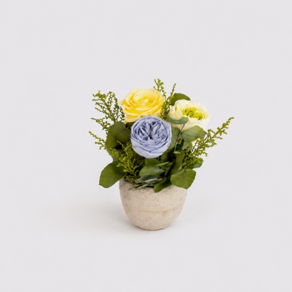 English rose Trio English Rose Trio bud vase arrangement