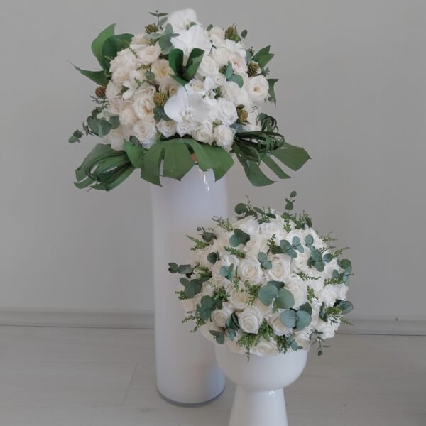Full Bloom vase arrangement