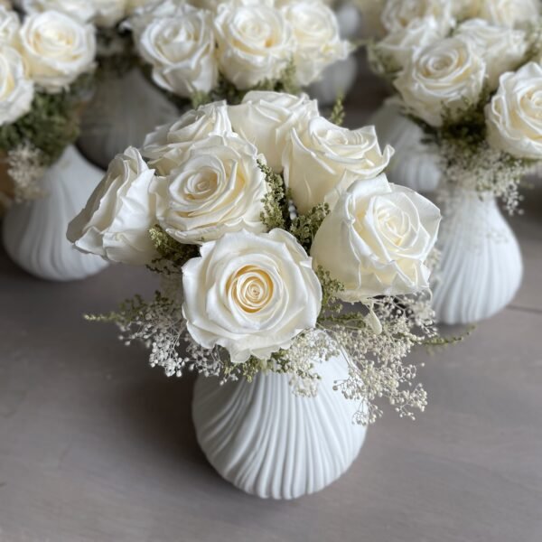Essence vase arrangement