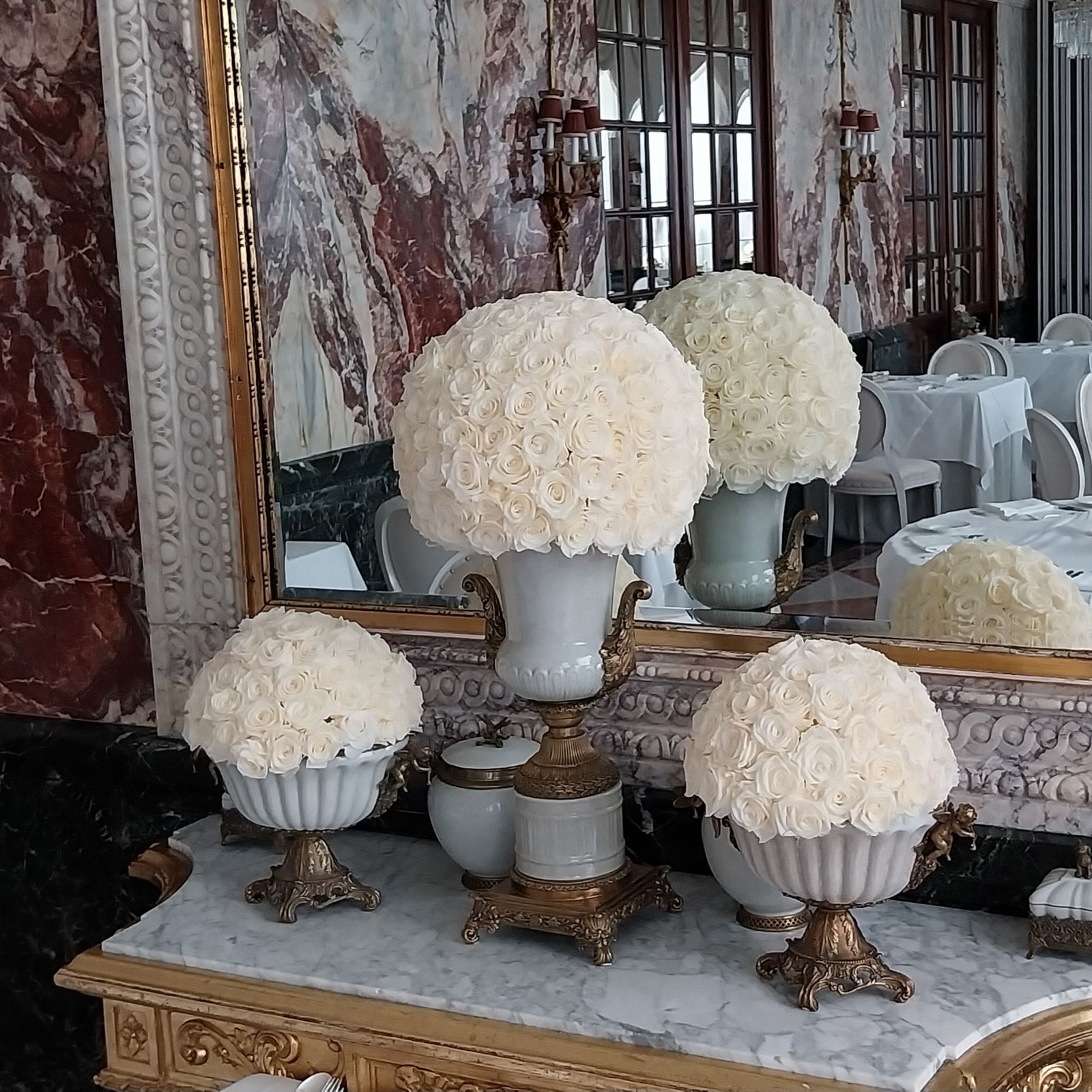Sacher Group Display_square
